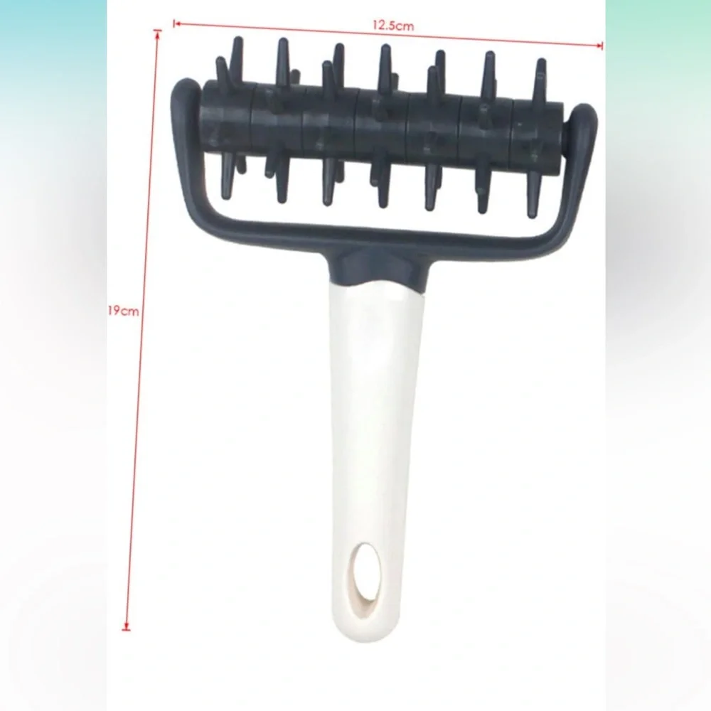 NIB Roller Hole Punch Pastry Baking Roller Bread Pin